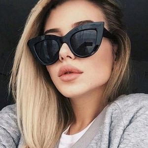 Kara and Kate cats eye sunglasses black 400 UV